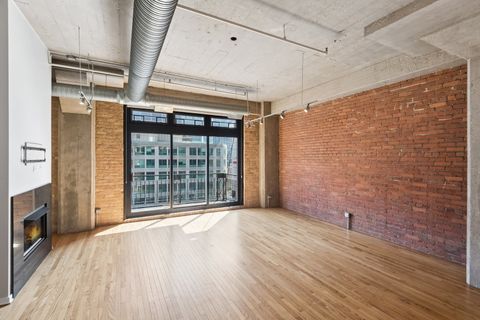 Tiny photo for 360 W ILLINOIS Street #5F, Chicago, IL 60654 (MLS # 12597312)