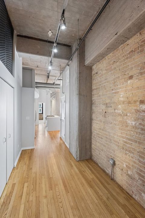 Tiny photo for 360 W ILLINOIS Street #5F, Chicago, IL 60654 (MLS # 12597312)