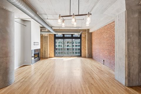 Tiny photo for 360 W ILLINOIS Street #5F, Chicago, IL 60654 (MLS # 12597312)