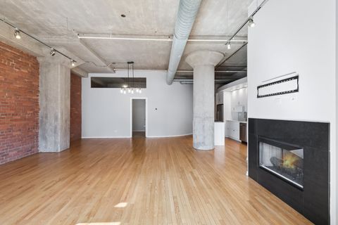 Tiny photo for 360 W ILLINOIS Street #5F, Chicago, IL 60654 (MLS # 12597312)