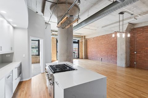 Tiny photo for 360 W ILLINOIS Street #5F, Chicago, IL 60654 (MLS # 12597312)