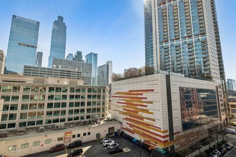 Tiny photo for 360 W ILLINOIS Street #5F, Chicago, IL 60654 (MLS # 12597312)