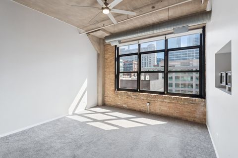 Tiny photo for 360 W ILLINOIS Street #5F, Chicago, IL 60654 (MLS # 12597312)