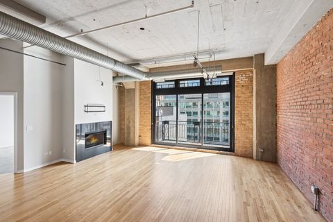 Tiny photo for 360 W ILLINOIS Street #5F, Chicago, IL 60654 (MLS # 12597312)