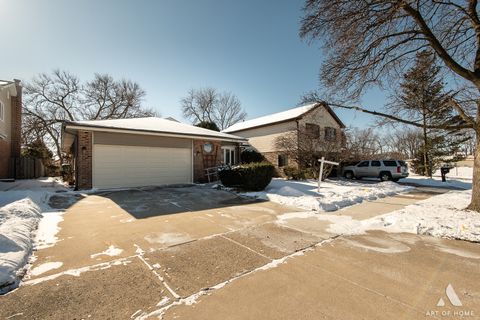 Tiny photo for 10567 Waterford Drive, Westchester, IL 60154 (MLS # 12555243)