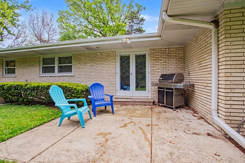 Tiny photo for 6503 N Longmeadow Avenue, Lincolnwood, IL 60712 (MLS # 12694176)