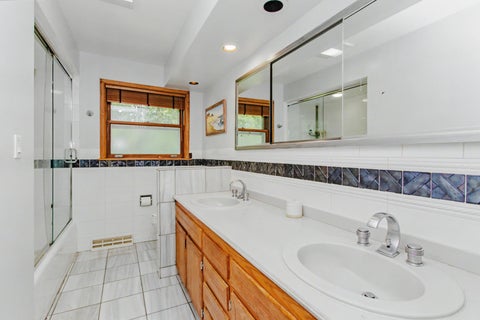 Tiny photo for 6503 N Longmeadow Avenue, Lincolnwood, IL 60712 (MLS # 12694176)