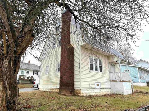 Tiny photo for 410 S ASH Street, Carbondale, IL 62901 (MLS # EB452050)