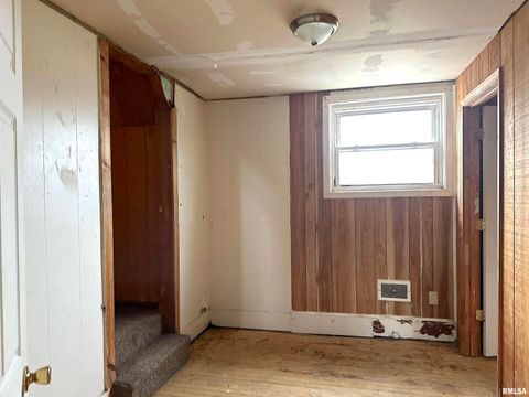 Tiny photo for 410 S ASH Street, Carbondale, IL 62901 (MLS # EB452050)