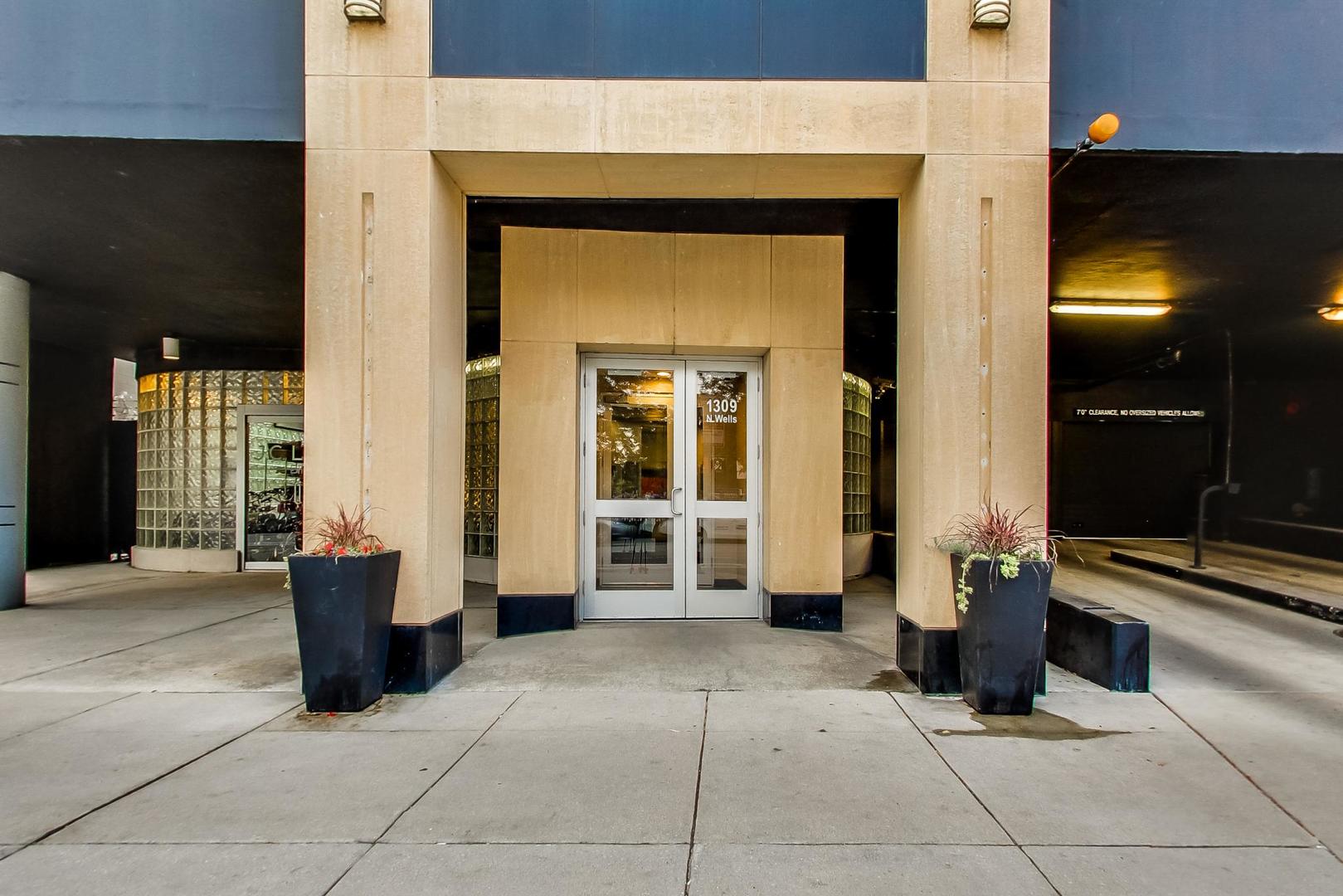 1309 N Wells Street 605