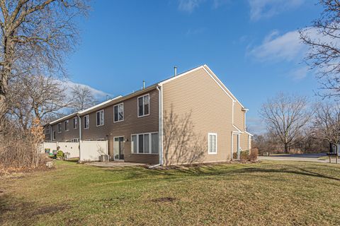 Tiny photo for 148 Locksley Drive, Streamwood, IL 60107 (MLS # 12545340)