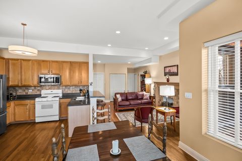 Tiny photo for 6703 N Bosworth Avenue #A3, Chicago, IL 60626 (MLS # 12547601)