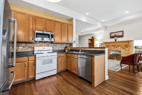 Tiny photo for 6703 N Bosworth Avenue #A3, Chicago, IL 60626 (MLS # 12547601)