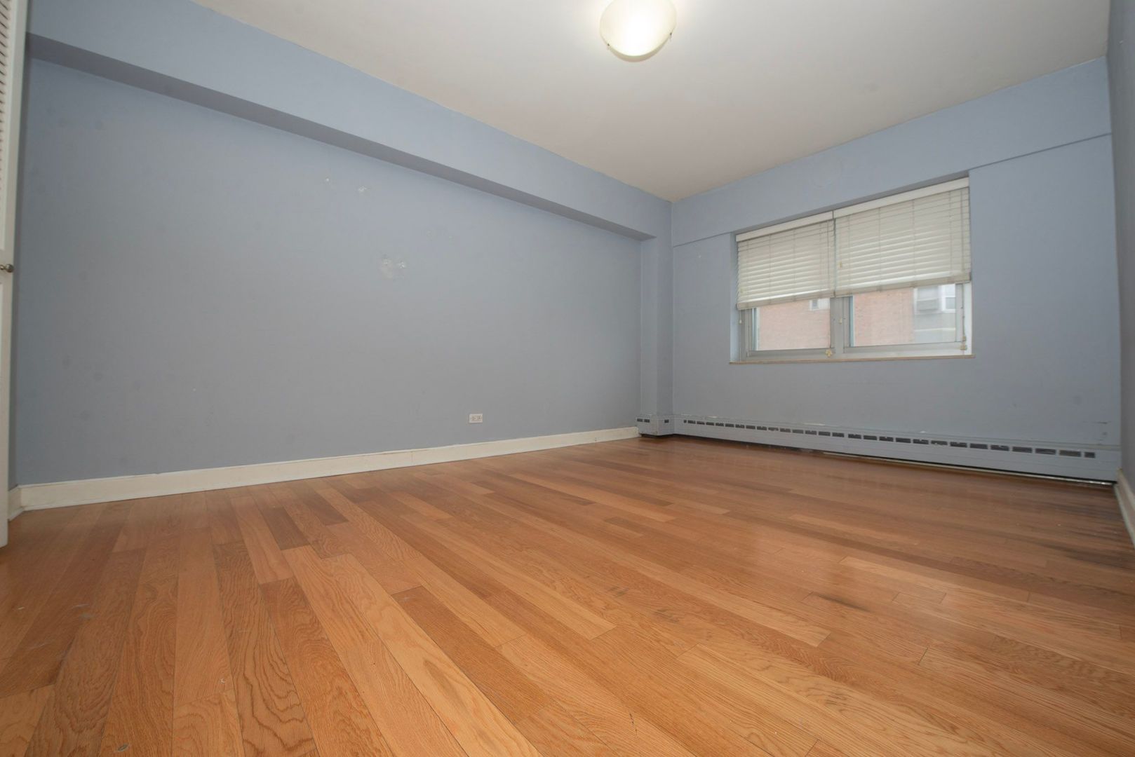 4950 N MARINE Drive 802