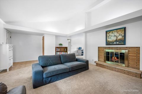 Tiny photo for 401 Hill Avenue, North Aurora, IL 60542 (MLS # 12618055)