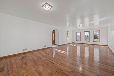 Tiny photo for 725 N 8th Avenue, Addison, IL 60101 (MLS # 12591268)