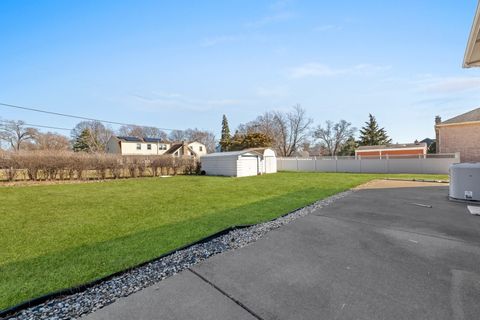 Tiny photo for 725 N 8th Avenue, Addison, IL 60101 (MLS # 12591268)