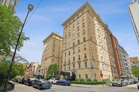 Photo of 70 E Scott Street #306, Chicago, IL 60610 (MLS # 12640071)