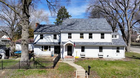 Photo of 1501 1st Avenue, Sterling, IL 61081 (MLS # 12600145)