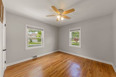 Tiny photo for 109 S Hudson Street, Westmont, IL 60559 (MLS # 12644753)