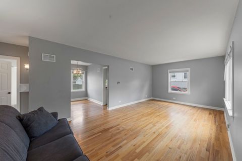 Tiny photo for 109 S Hudson Street, Westmont, IL 60559 (MLS # 12644753)