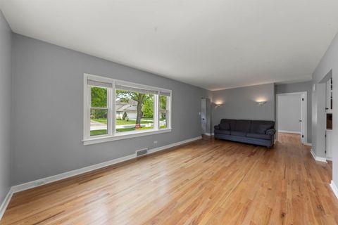 Tiny photo for 109 S Hudson Street, Westmont, IL 60559 (MLS # 12644753)