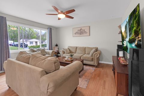 Tiny photo for 52 Sparrow Road, Carpentersville, IL 60110 (MLS # 12634716)