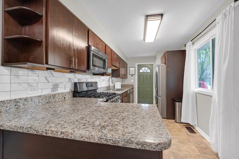 Tiny photo for 52 Sparrow Road, Carpentersville, IL 60110 (MLS # 12634716)