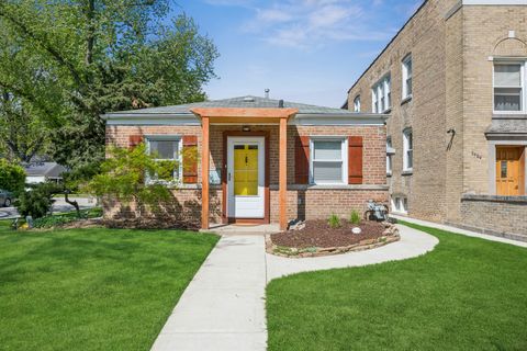 Photo of 7900 Karlov Avenue, Skokie, IL 60076 (MLS # 12645890)