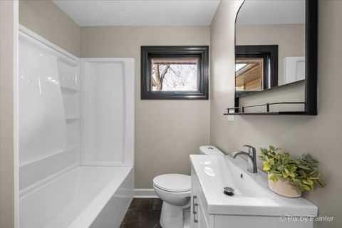 Tiny photo for 215 Sunset Terrace, Crystal Lake, IL 60014 (MLS # 12517254)