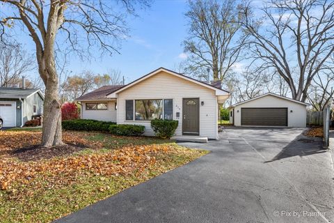 Tiny photo for 215 Sunset Terrace, Crystal Lake, IL 60014 (MLS # 12517254)