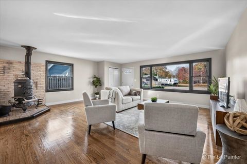 Tiny photo for 215 Sunset Terrace, Crystal Lake, IL 60014 (MLS # 12517254)