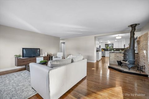 Tiny photo for 215 Sunset Terrace, Crystal Lake, IL 60014 (MLS # 12517254)