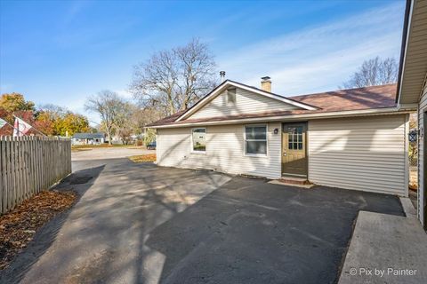 Tiny photo for 215 Sunset Terrace, Crystal Lake, IL 60014 (MLS # 12517254)