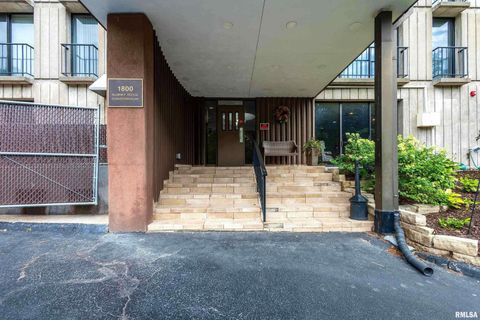 Tiny photo for 1800 7TH Street #8C, East Moline, IL 61244 (MLS # QC4266404)