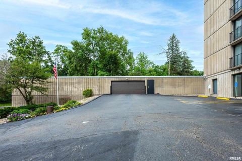 Tiny photo for 1800 7TH Street #8C, East Moline, IL 61244 (MLS # QC4266404)