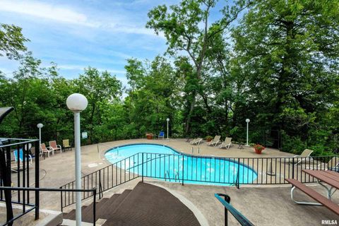 Tiny photo for 1800 7TH Street #8C, East Moline, IL 61244 (MLS # QC4266404)