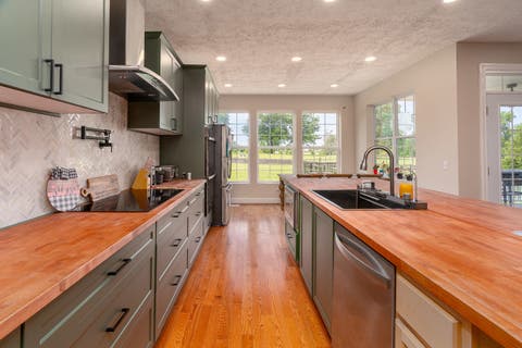 Tiny photo for 205 Fairway Drive, Harrisburg, IL 62946 (MLS # 12649276)