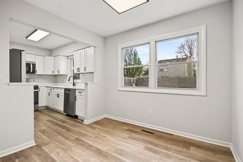 Tiny photo for 2400 Marigold Court, Aurora, IL 60506 (MLS # 12626777)