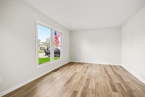 Tiny photo for 2400 Marigold Court, Aurora, IL 60506 (MLS # 12626777)