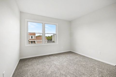 Tiny photo for 2400 Marigold Court, Aurora, IL 60506 (MLS # 12626777)