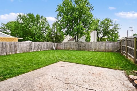 Tiny photo for 2400 Marigold Court, Aurora, IL 60506 (MLS # 12626777)