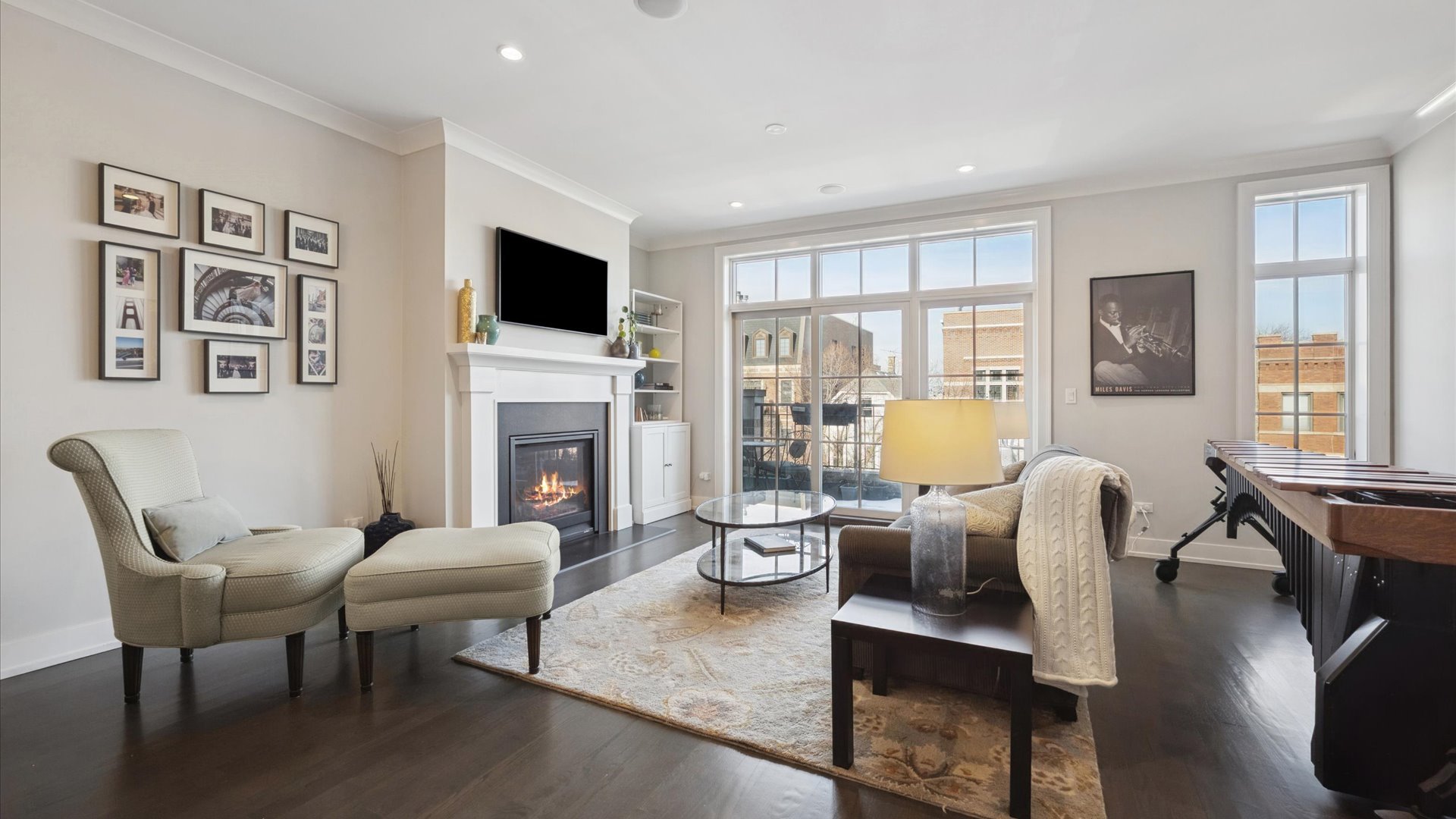 2341 W Roscoe Street 3W