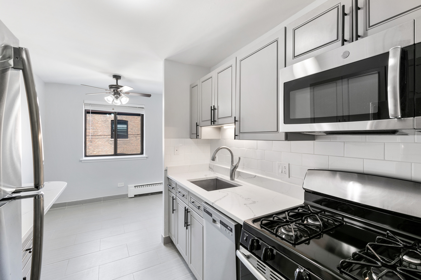 5534 N Kenmore Avenue 407