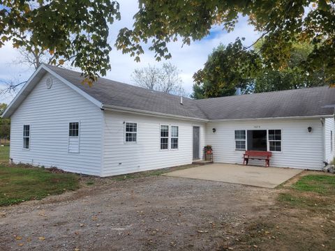 Photo of 10270 N Reynolds Lane, Mt Vernon, IL 62864 (MLS # 12627134)