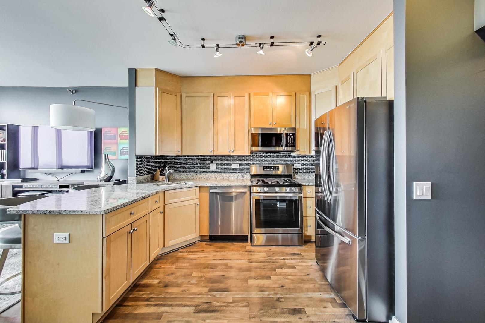 33 W Ontario Street 51G