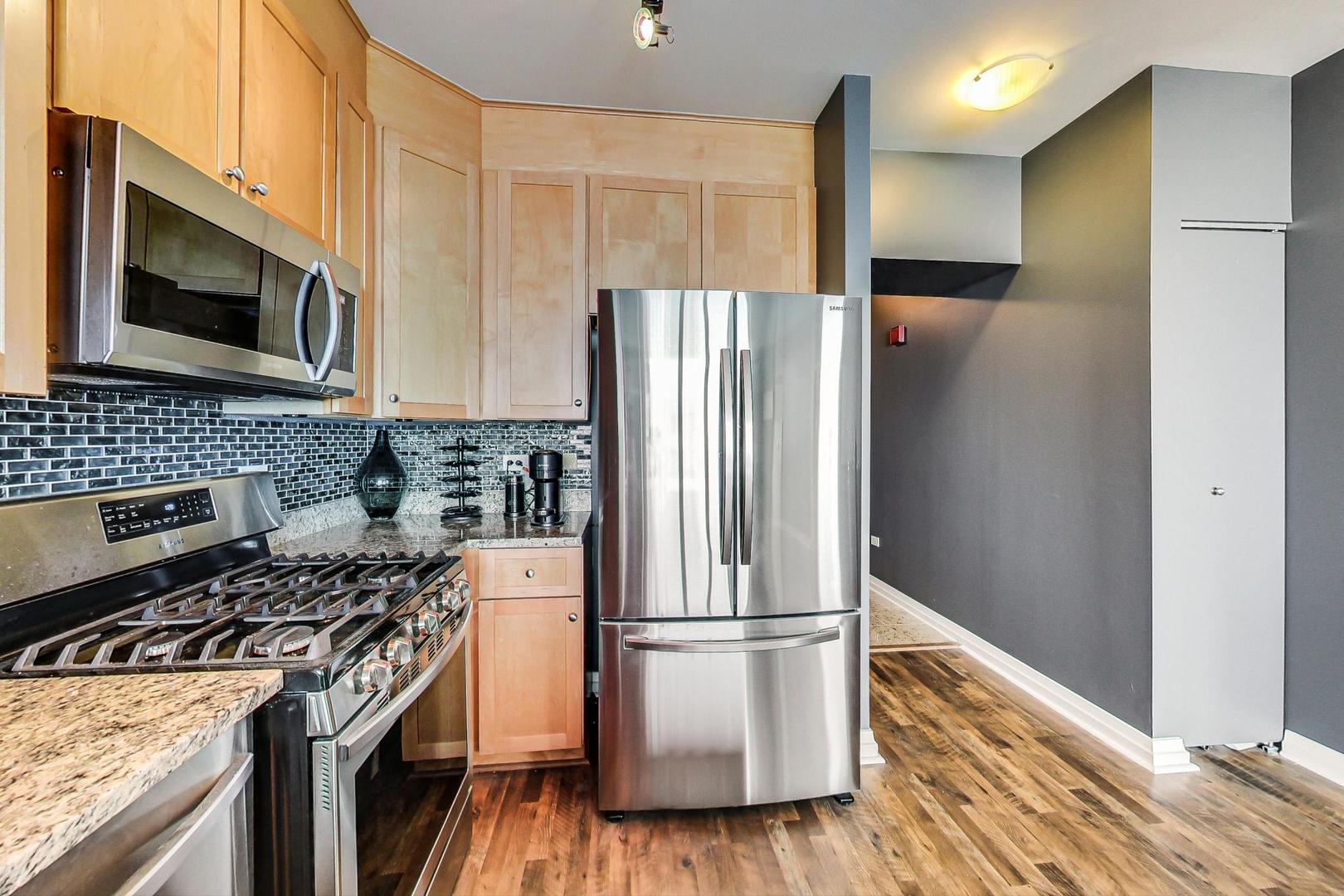 33 W Ontario Street 51G