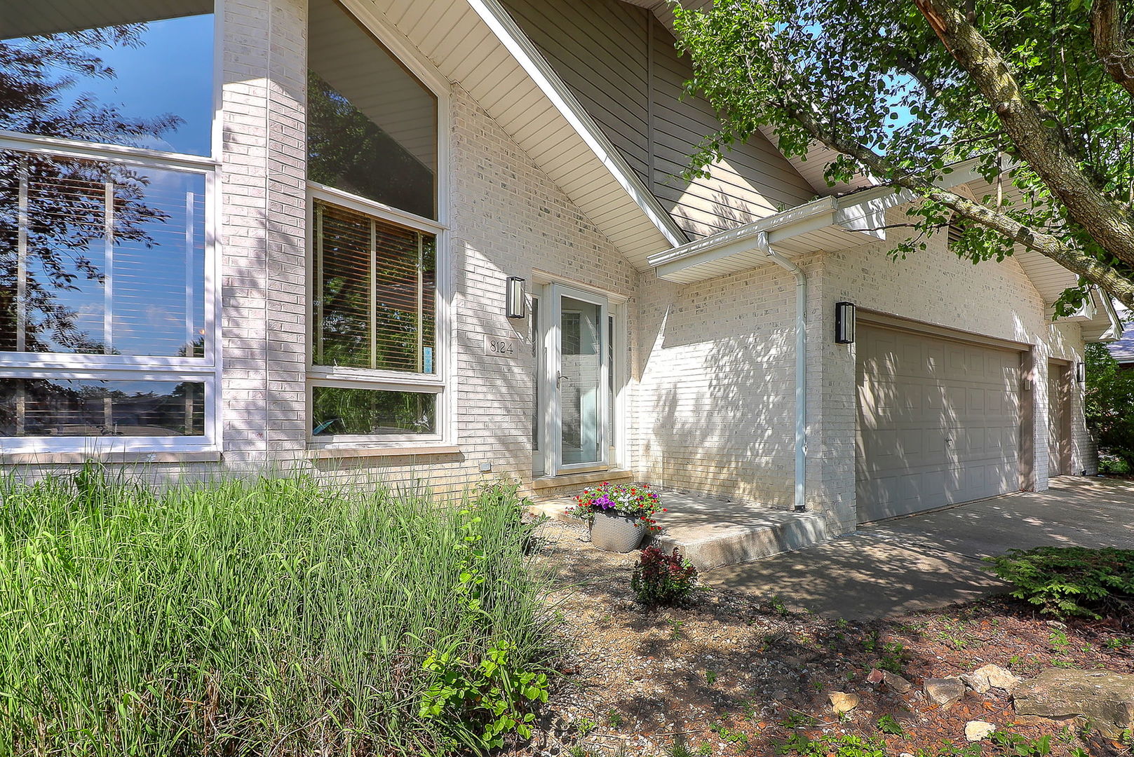 8124 Glenbrook Place
