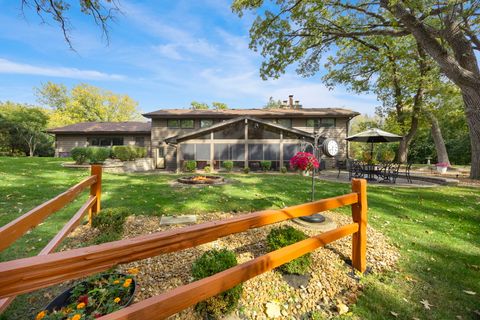 Tiny photo for 1007 BEAU BRUMMEL Drive, Sleepy Hollow, IL 60118 (MLS # 12498379)