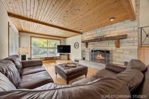 Tiny photo for 1007 BEAU BRUMMEL Drive, Sleepy Hollow, IL 60118 (MLS # 12498379)